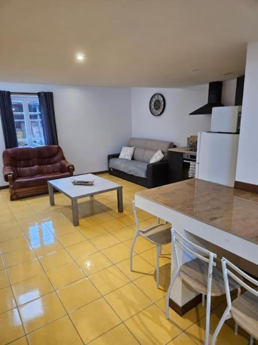 Apartamento La Petite Bulle Villeneuve-sur-Yonne Exterior foto